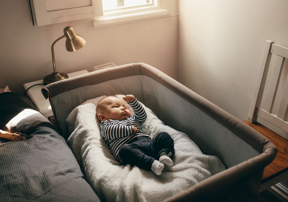 https://oconversion.com/wp-content/uploads/2026/03/OConversion-Mika-Micky-Bedside-Bassinet-1.jpg